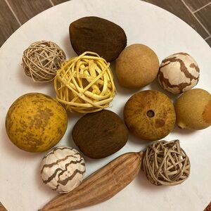 Decorative Natural Spheres Set